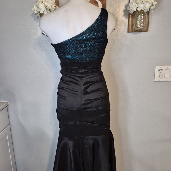 Betsy & Adam Sequin Top/Bow One Shoulder Mermaid Formal Gown - Picture 6 of 12